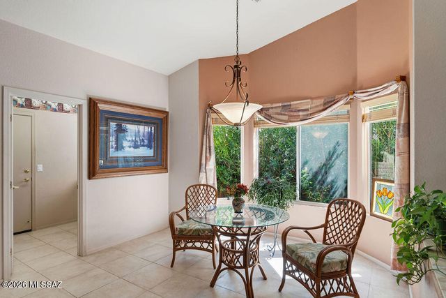 1018 N Cowboy Canyon Drive, Green Valley, AZ 85614