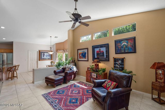1018 N Cowboy Canyon Drive, Green Valley, AZ 85614