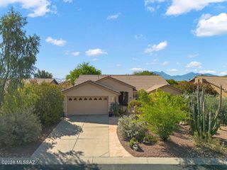 1018 N Cowboy Canyon Drive, Green Valley, AZ 85614
