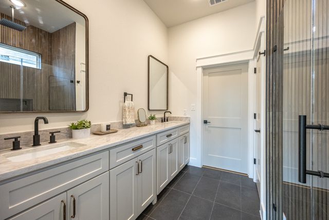 2902 Hiawatha Trail, Lake Worth, TX 76135