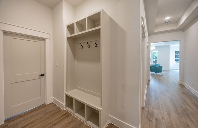 2902 Hiawatha Trail, Lake Worth, TX 76135