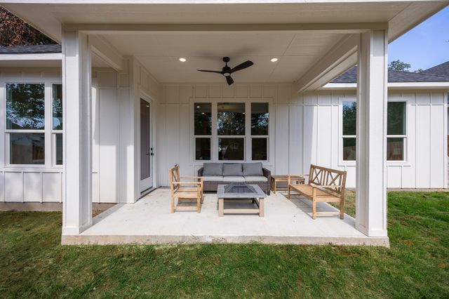 2902 Hiawatha Trail, Lake Worth, TX 76135