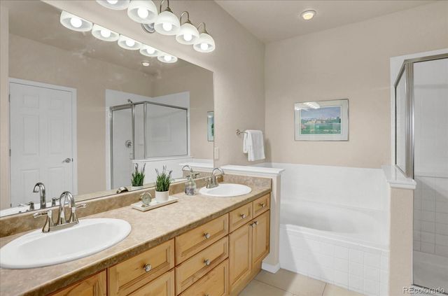 2250 S Vaughn Way 202, Aurora, CO 80014