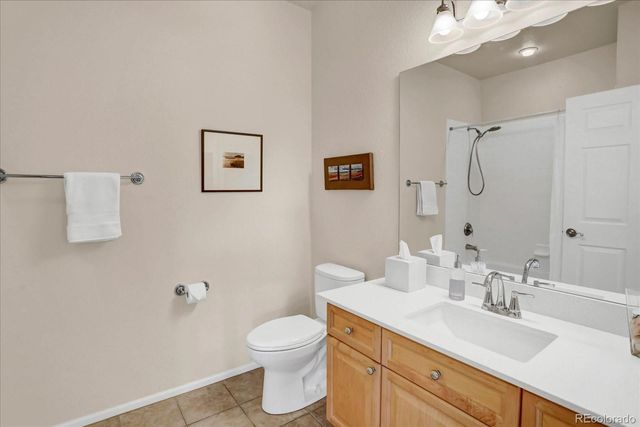 2250 S Vaughn Way 202, Aurora, CO 80014