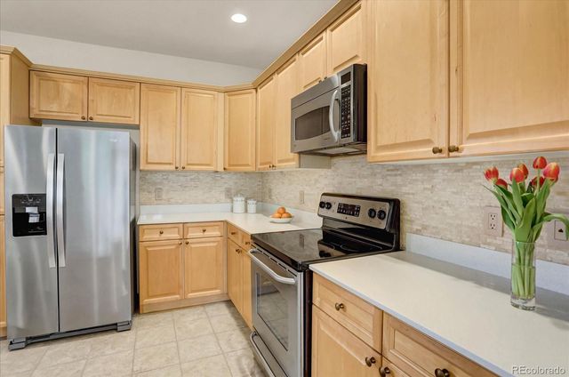 2250 S Vaughn Way 202, Aurora, CO 80014