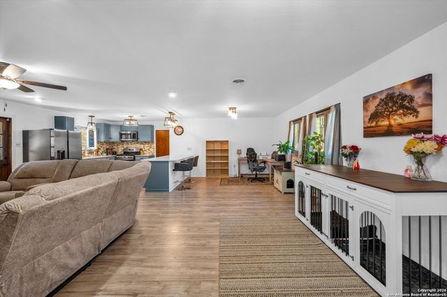 1423 Dove, Seguin, TX 78155