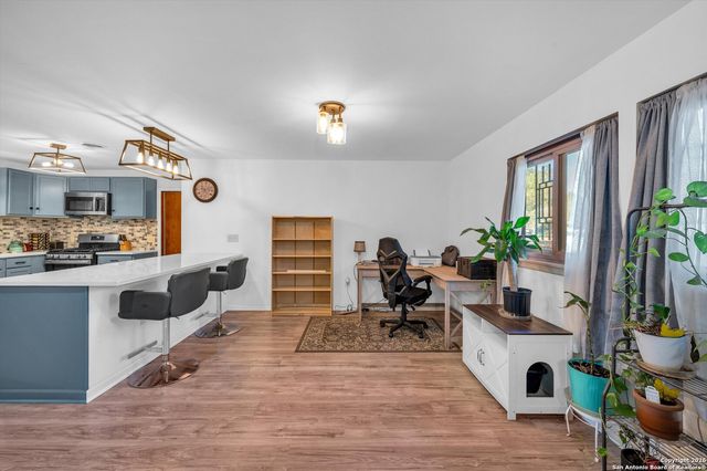 1423 Dove, Seguin, TX 78155