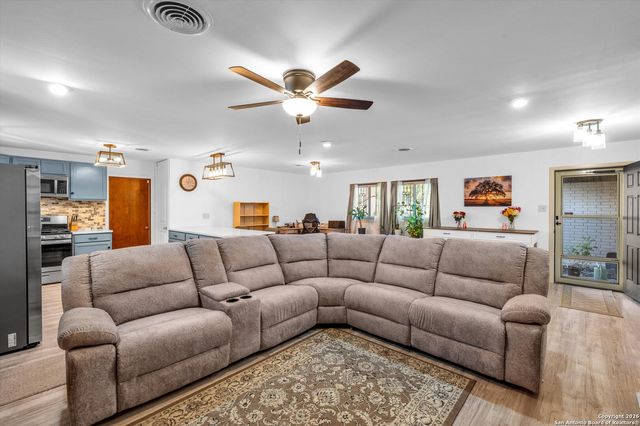 1423 Dove, Seguin, TX 78155