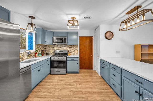 1423 Dove, Seguin, TX 78155