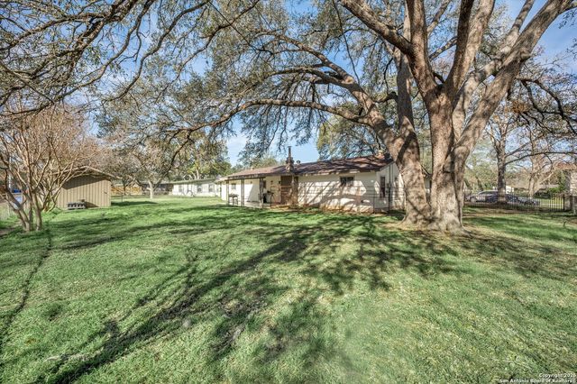 1423 Dove, Seguin, TX 78155