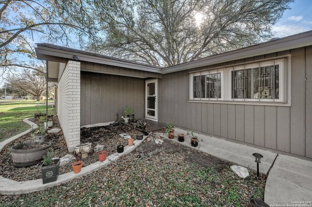 1423 Dove, Seguin, TX 78155