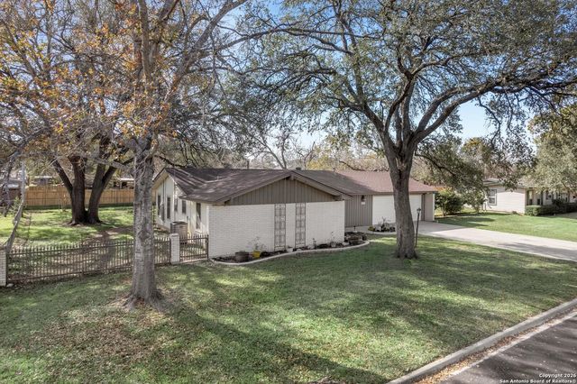 1423 Dove, Seguin, TX 78155