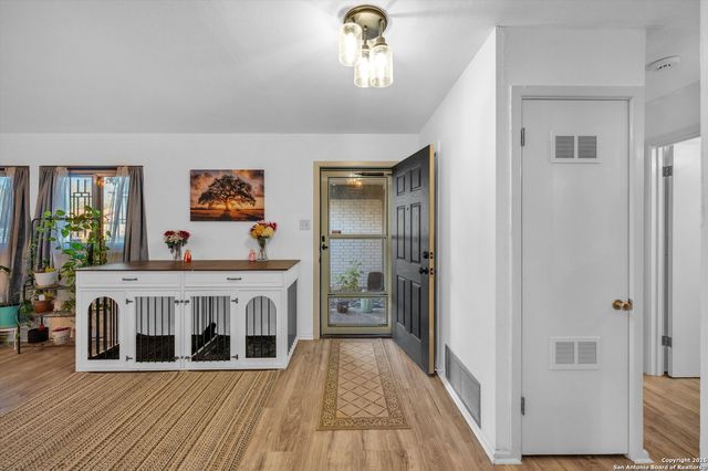 1423 Dove, Seguin, TX 78155