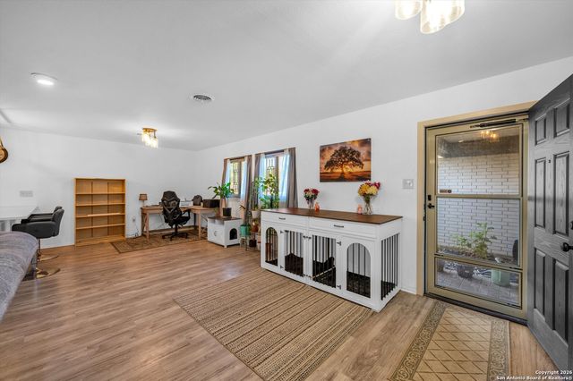 1423 Dove, Seguin, TX 78155