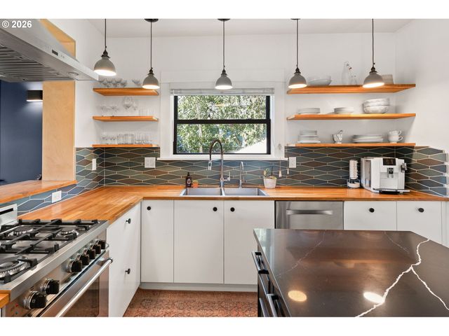 1105 Se NEHALEM St, Portland, OR 97202