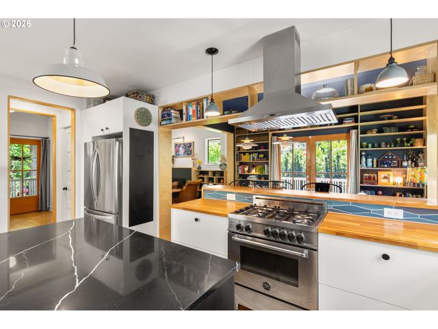 1105 Se NEHALEM St, Portland, OR 97202