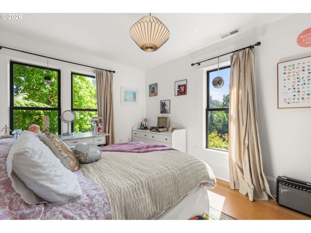 1105 Se NEHALEM St, Portland, OR 97202