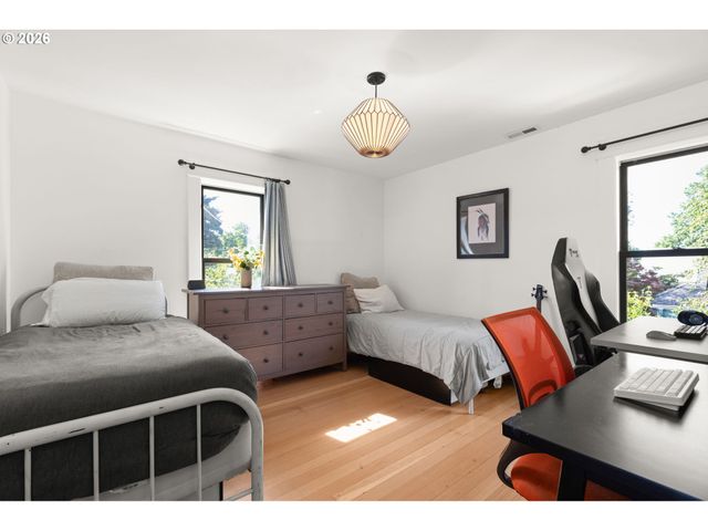 1105 Se NEHALEM St, Portland, OR 97202