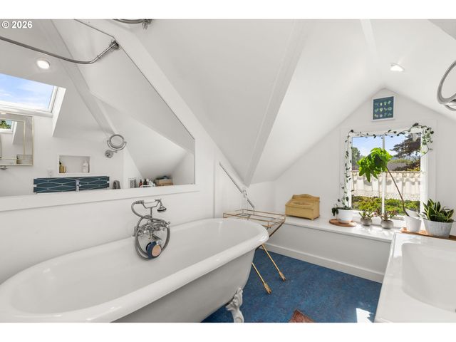1105 Se NEHALEM St, Portland, OR 97202