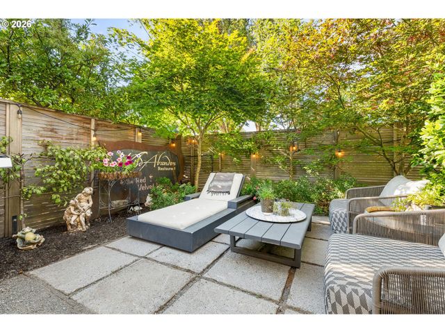1105 Se NEHALEM St, Portland, OR 97202