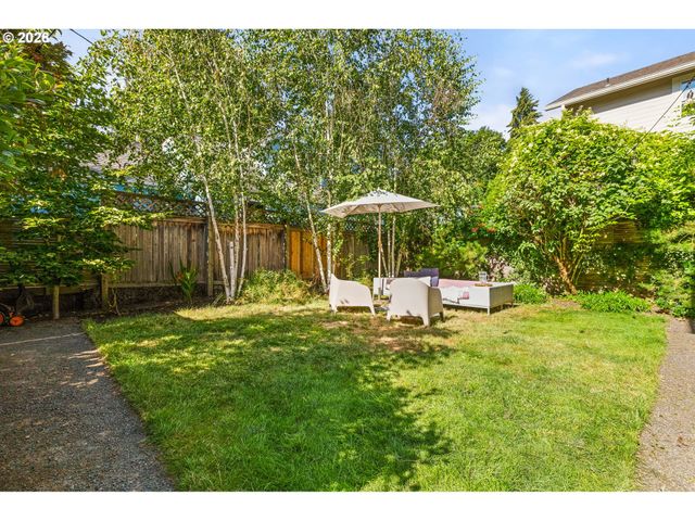 1105 Se NEHALEM St, Portland, OR 97202