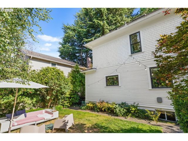 1105 Se NEHALEM St, Portland, OR 97202