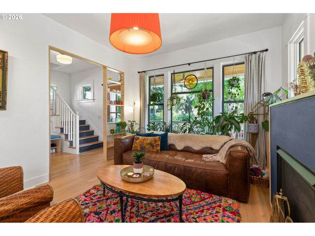 1105 Se NEHALEM St, Portland, OR 97202