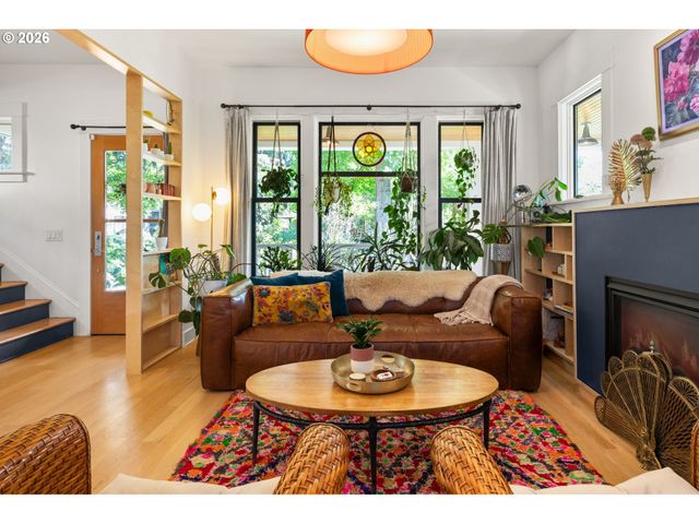 1105 Se NEHALEM St, Portland, OR 97202