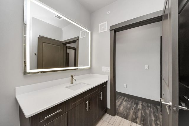 5454 Washington St Avenue 1614, Houston, TX 77007