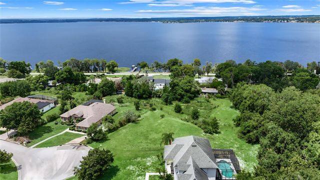 12615 CROWN POINT CIRCLE, Clermont, FL 34711