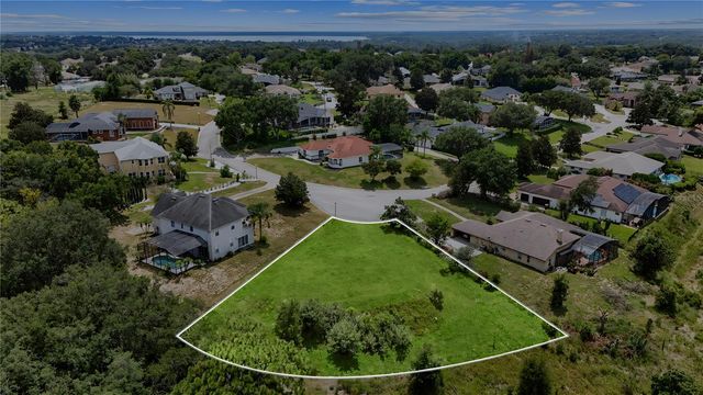 12615 CROWN POINT CIRCLE, Clermont, FL 34711