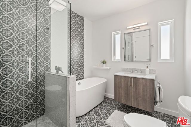 516 N Mansfield Avenue, Los Angeles, CA 90036