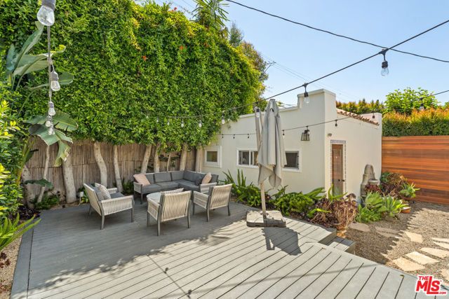 516 N Mansfield Avenue, Los Angeles, CA 90036