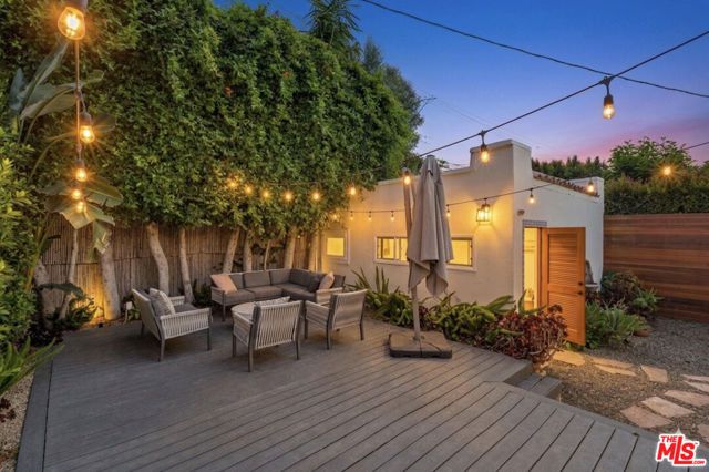 516 N Mansfield Avenue, Los Angeles, CA 90036