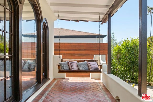 516 N Mansfield Avenue, Los Angeles, CA 90036