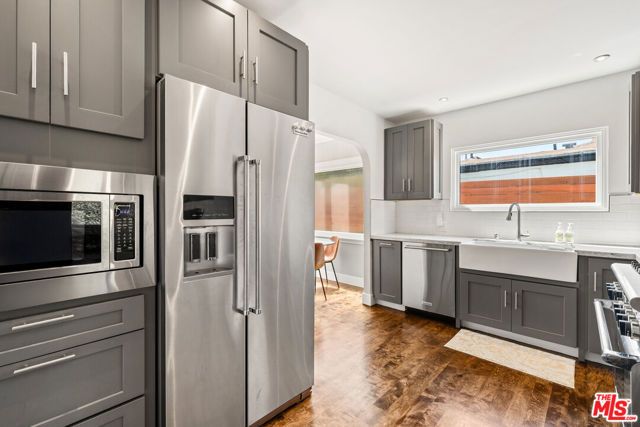516 N Mansfield Avenue, Los Angeles, CA 90036