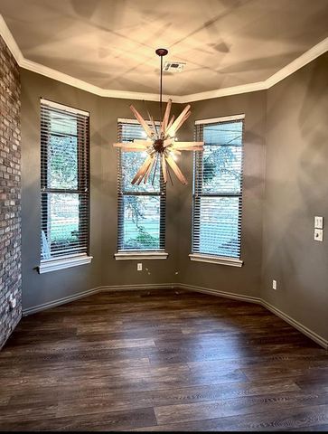 2021 Raineys Boulevard, Edmond, OK 73025