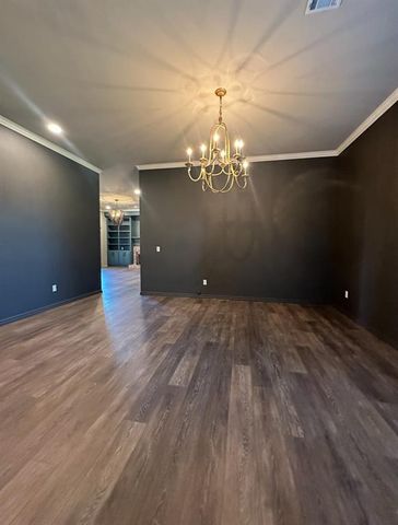 2021 Raineys Boulevard, Edmond, OK 73025