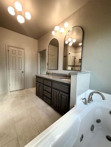 2021 Raineys Boulevard, Edmond, OK 73025