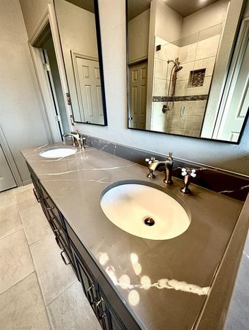 2021 Raineys Boulevard, Edmond, OK 73025