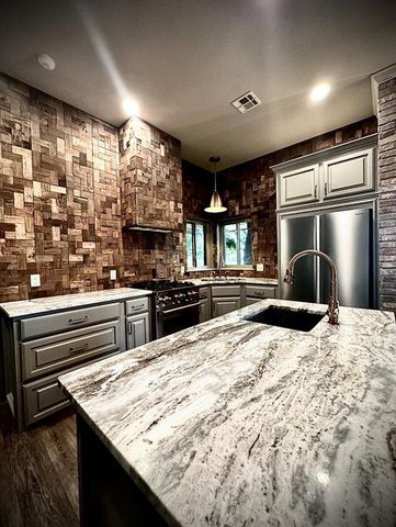 2021 Raineys Boulevard, Edmond, OK 73025