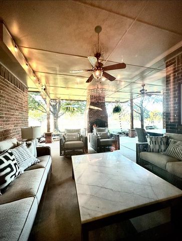 2021 Raineys Boulevard, Edmond, OK 73025