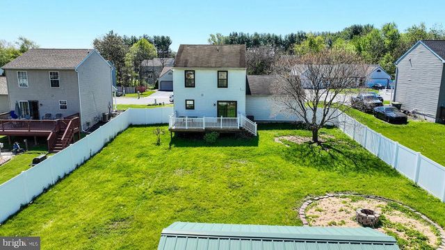 2070 WYATT CIR, Dover, PA 17315