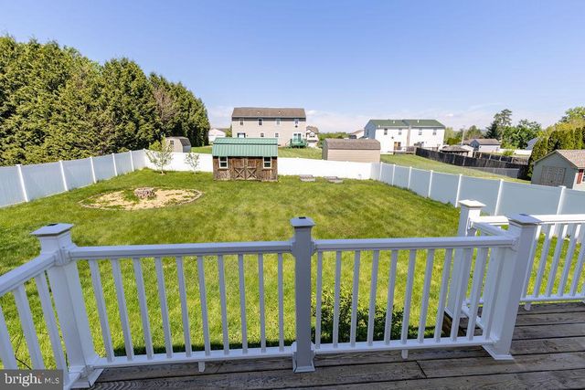 2070 WYATT CIR, Dover, PA 17315