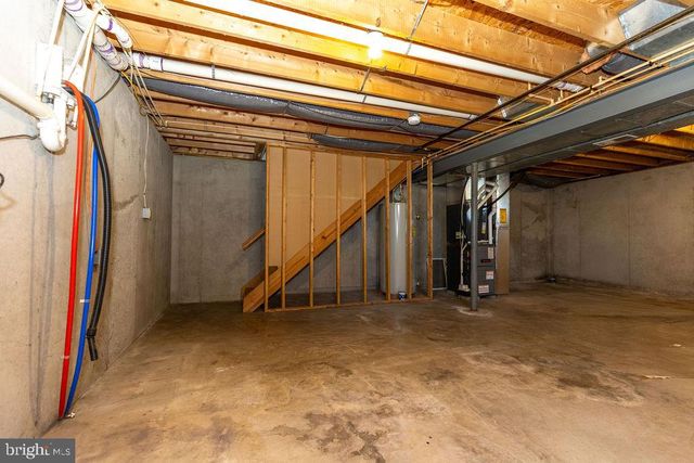 2070 WYATT CIR, Dover, PA 17315