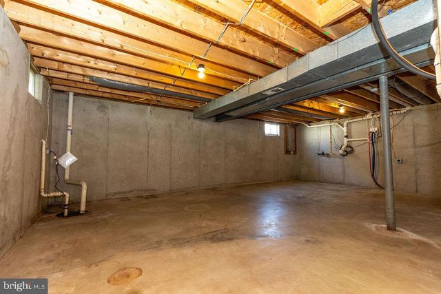 2070 WYATT CIR, Dover, PA 17315