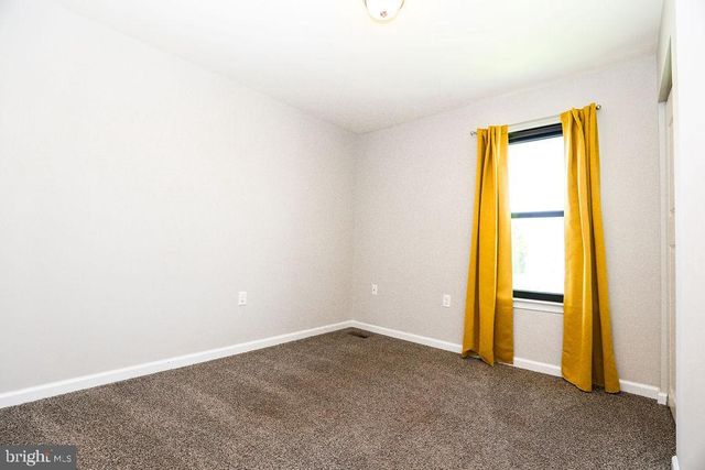 2070 WYATT CIR, Dover, PA 17315