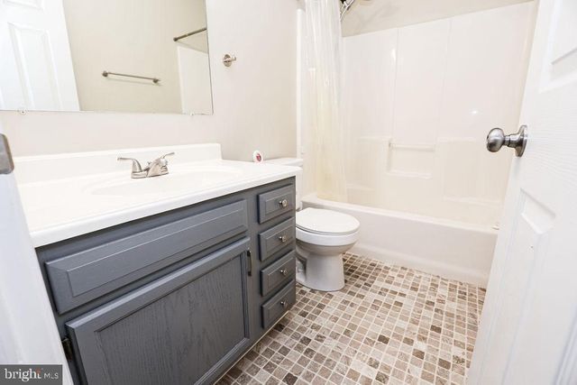 2070 WYATT CIR, Dover, PA 17315