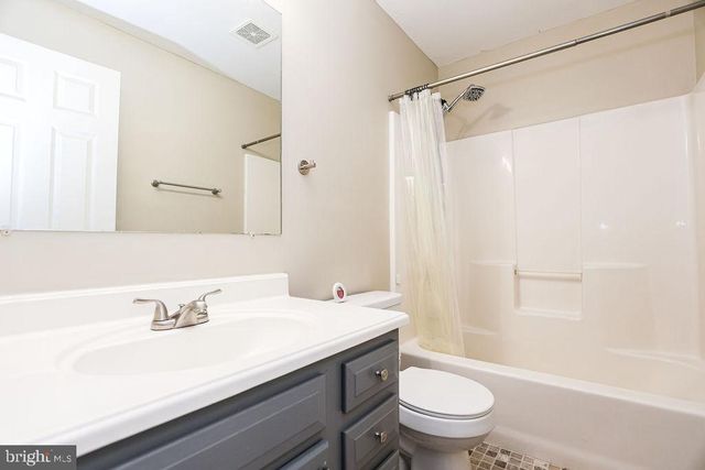 2070 WYATT CIR, Dover, PA 17315