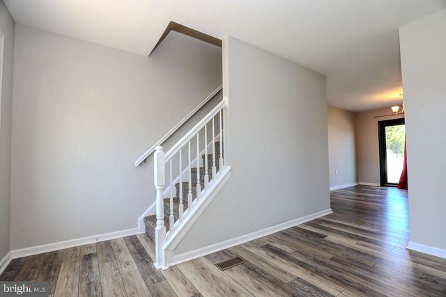 2070 WYATT CIR, Dover, PA 17315